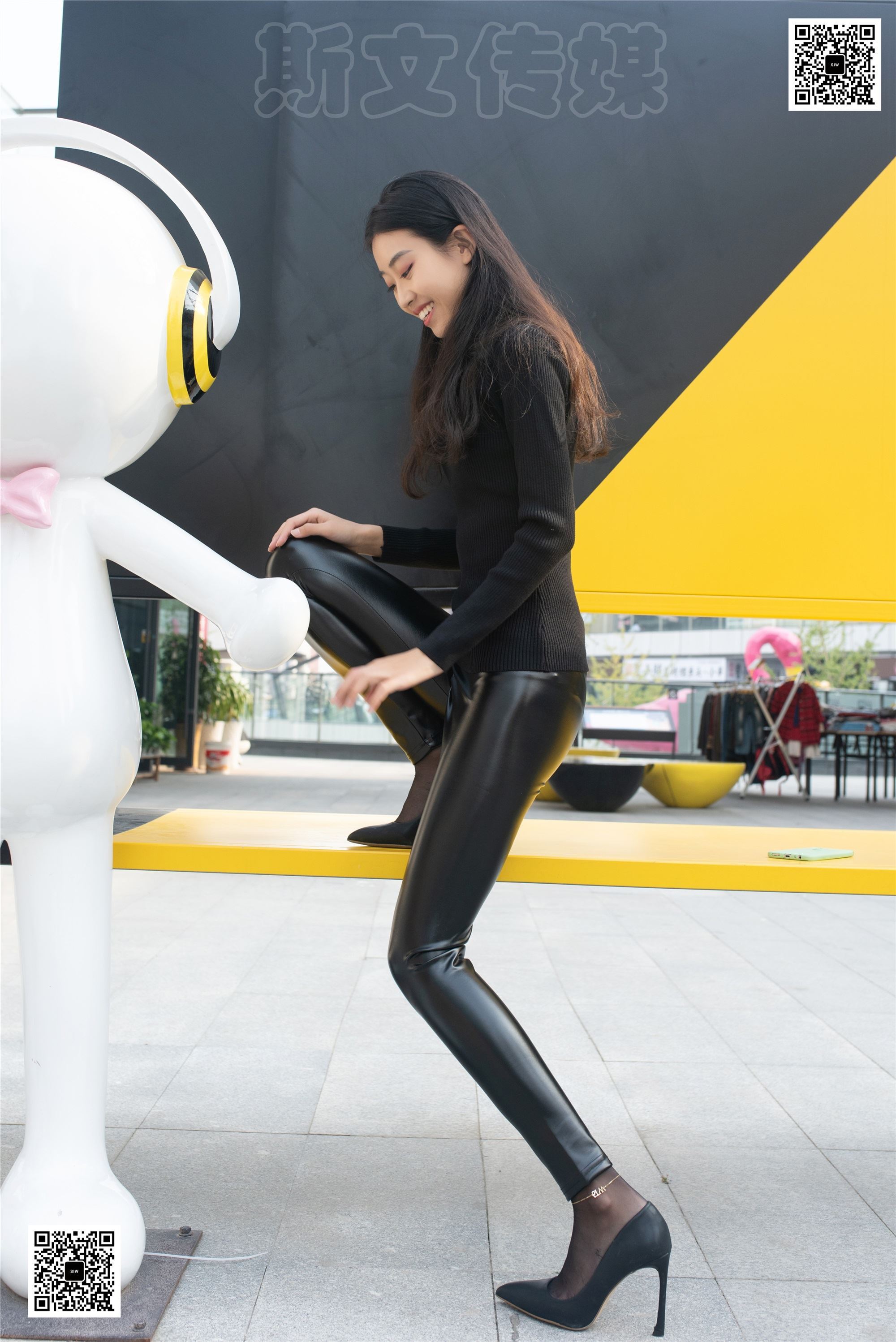 SIW斯文传媒 054 2019秋冬时尚性感紧身保暖加绒皮裤 - 蓉儿